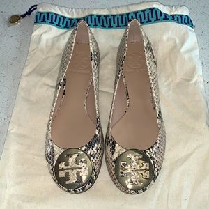 Tory Burch Reva snake ballet flats. Size 6!